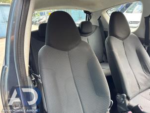 Begagnade Säte, höger Toyota Aygo (B10) 1.0 12V VVT-i Pris € 74,99 Marginaltabell erbjuds av Autodemontage Aandijk