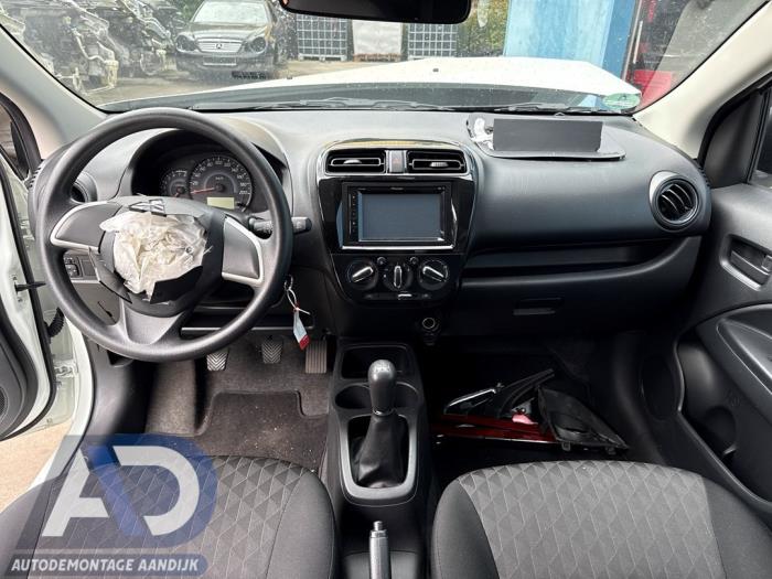 Używane Panel Mitsubishi Space Star (A0) 1.2 12V Cena € 199,99 Procedura marży oferowane przez Autodemontage Aandijk