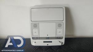 Usados Luz interior delante Landrover Discovery Sport (LC) 2.0 TD4 180 16V Precio € 69,99 Norma de margen ofrecido por Autodemontage Aandijk