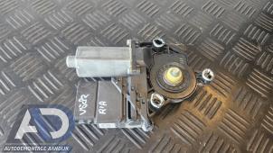 Used Door window motor Volkswagen Golf Plus (5M1/1KP) 2.0 TDI 16V Price € 24,99 Margin scheme offered by Autodemontage Aandijk