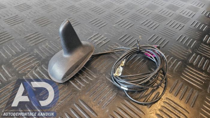 Używane Antena Mercedes C Estate (S204) 1.8 C-250 CGI 16V Cena € 34,99 Procedura marży oferowane przez Autodemontage Aandijk
