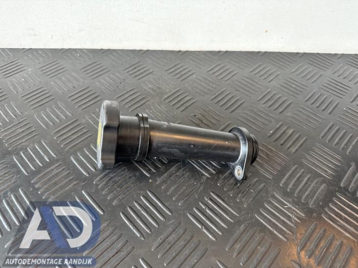 Gebrauchte Öl Füllrohr Landrover Discovery Sport (LC) 2.0 TD4 180 16V Preis € 29,99 Margenregelung angeboten von Autodemontage Aandijk