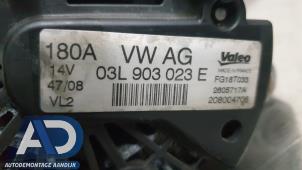 Dynamo från en Volkswagen Passat Variant (3C5) 2.0 TDI 16V 140 4Motion 2009