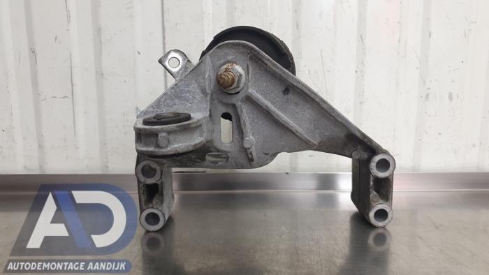 Used Engine mount BMW Mini (R50/53) 1.6 16V Cooper Price € 24,99 Margin scheme offered by Autodemontage Aandijk