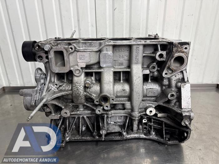 Used Engine crankcase Opel Astra K Sports Tourer 1.6 CDTI 136 16V Price € 349,99 Margin scheme offered by Autodemontage Aandijk