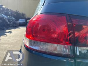 Używane Tylne swiatlo pozycyjne lewe Volkswagen Golf VI (5K1) 1.2 TSI BlueMotion Cena € 29,99 Procedura marży oferowane przez Autodemontage Aandijk