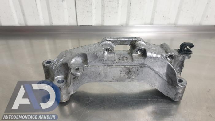 Used Engine mount Peugeot 208 I (CA/CC/CK/CL) 1.2 12V e-THP PureTech 110 Price € 19,99 Margin scheme offered by Autodemontage Aandijk