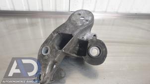 Engine mount from a Audi A6 (C6) 2.8 V6 24V FSI 2011