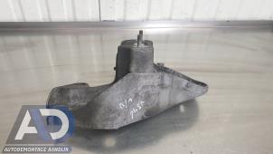 Engine mount from a Audi A6 (C6) 2.8 V6 24V FSI 2011