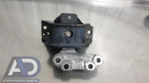 Engine mount from a Citroën C3 (SC) 1.4 16V VTi 2013