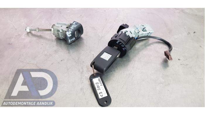 Używane Stacyjka + Kluczyk Citroen C3 (SC) 1.6 HDi 92 Cena € 29,99 Procedura marży oferowane przez Autodemontage Aandijk