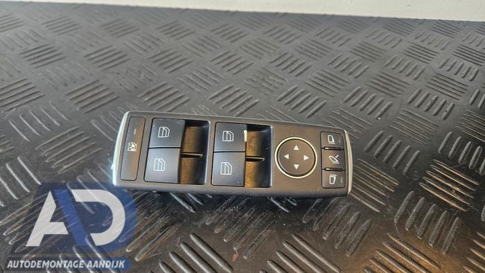 Usados Interruptor combinado de ventanillas Mercedes C Estate (S204) 1.8 C-250 CGI 16V Precio € 39,99 Norma de margen ofrecido por Autodemontage Aandijk