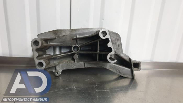 Support moteur d'un Seat Ibiza III (6L1) 1.4 16V 100 2006