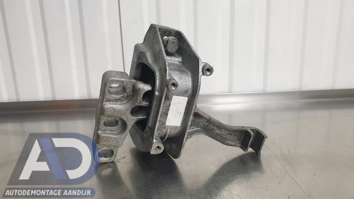 Used Engine mount Seat Leon ST (5FF) 1.6 TDI Ecomotive 16V Price € 24,99 Margin scheme offered by Autodemontage Aandijk