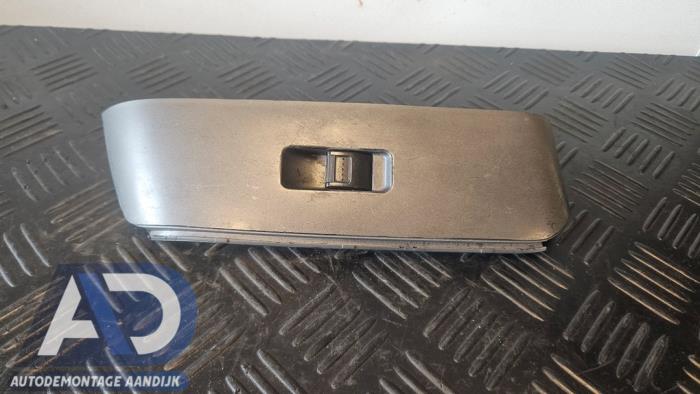 Usados Interruptor de ventanilla eléctrica Honda Jazz (GD/GE2/GE3) 1.2 i-DSi Precio € 14,99 Norma de margen ofrecido por Autodemontage Aandijk