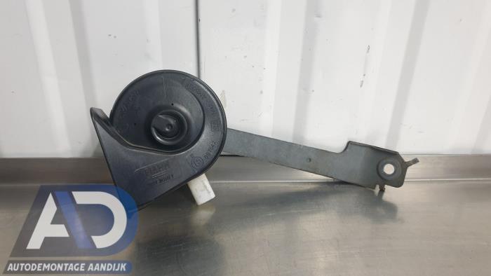 Używane Klakson Opel Corsa F (UB/UH/UP) 1.5 CDTI 100 Cena € 19,99 Procedura marży oferowane przez Autodemontage Aandijk