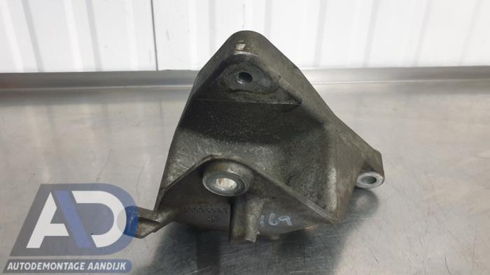 Usagé Support moteur Opel Zafira Tourer (P12) 2.0 CDTI 16V 170 Ecotec Prix € 29,99 Règlement à la marge proposé par Autodemontage Aandijk