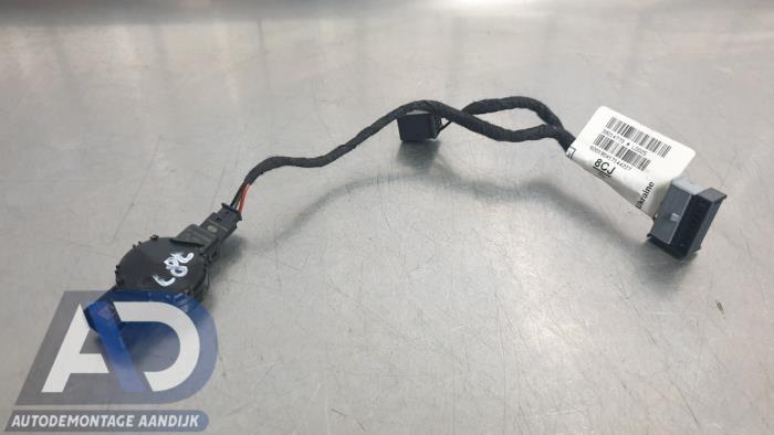 Begagnade Regnsensor Opel Astra K Sports Tourer 1.0 Turbo 12V Pris € 39,99 Marginaltabell erbjuds av Autodemontage Aandijk