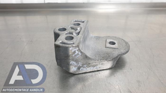 Usagé Support moteur Ford Fiesta 6 (JA8) 1.0 SCI 12V 80 Prix € 14,99 Règlement à la marge proposé par Autodemontage Aandijk