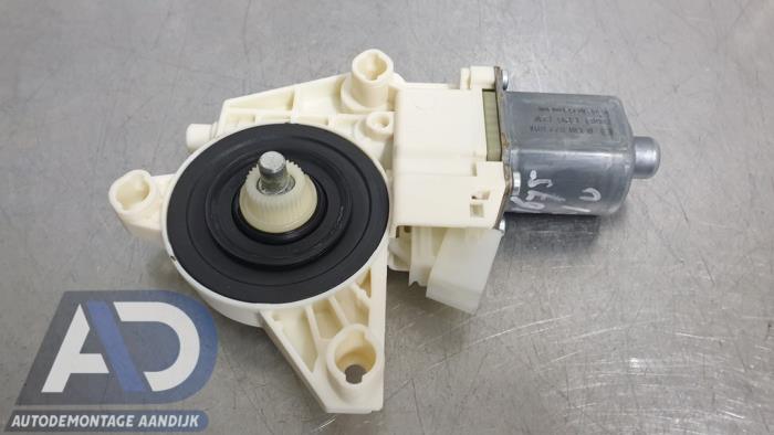 Usados Motor de ventanilla de puerta Mercedes A (W176) 1.6 A-180 16V Precio € 19,99 Norma de margen ofrecido por Autodemontage Aandijk
