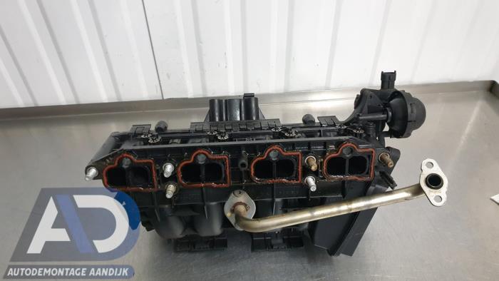 Używane Kolektor dolotowy Opel Corsa D 1.4 16V Twinport Cena € 49,99 Procedura marży oferowane przez Autodemontage Aandijk