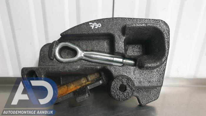 Front bumper foam support bar