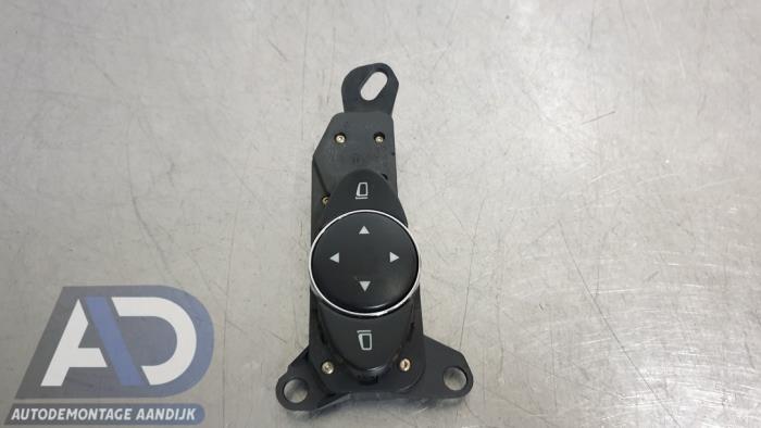 Usados Interruptor de retrovisor Mercedes E Combi (S211) 2.7 E-270 CDI 20V Precio € 14,99 Norma de margen ofrecido por Autodemontage Aandijk
