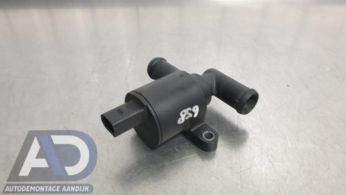 Begagnade Extra vattenpump Volkswagen Polo V (6R) 1.8 GTI 16V Pris € 24,99 Marginaltabell erbjuds av Autodemontage Aandijk