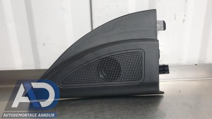 Begagnade Diskanthögtalare Hyundai i30 (GDHB5) 1.4 16V Pris € 24,99 Marginaltabell erbjuds av Autodemontage Aandijk