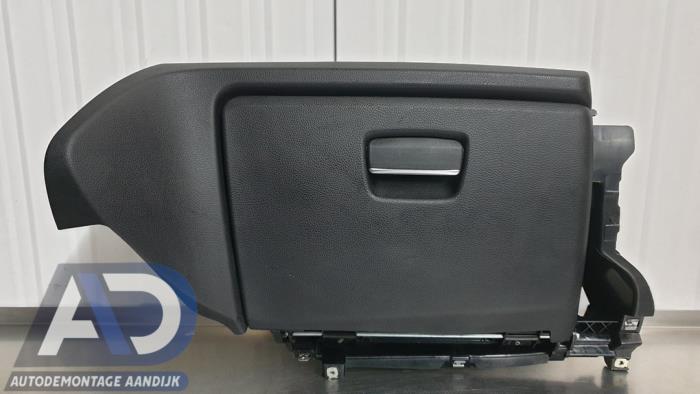 Begagnade Handskfack BMW 1 serie (E81) 120i 16V Pris € 29,99 Marginaltabell erbjuds av Autodemontage Aandijk
