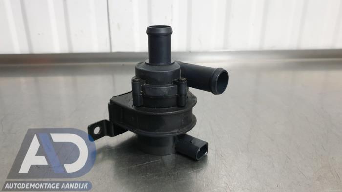 Begagnade Extra vattenpump Volkswagen Golf VI (5K1) 1.2 TSI BlueMotion Pris € 19,99 Marginaltabell erbjuds av Autodemontage Aandijk