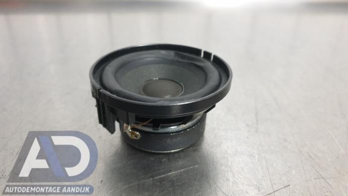 Begagnade Diskanthögtalare BMW 1 serie (E81) 120i 16V Pris € 9,99 Marginaltabell erbjuds av Autodemontage Aandijk
