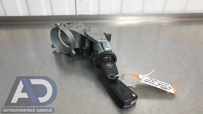 Używane Stacyjka + Kluczyk Opel Corsa D 1.4 16V Twinport Cena € 29,99 Procedura marży oferowane przez Autodemontage Aandijk