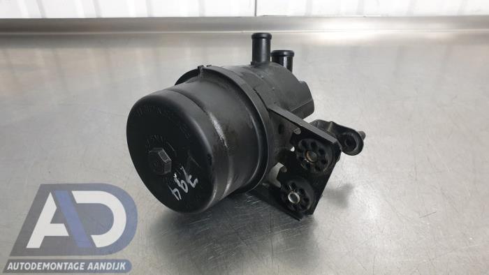 Gebrauchte Lenkkraftverstärker Ölbehälter BMW 1 serie (E81) 120i 16V Preis € 24,99 Margenregelung angeboten von Autodemontage Aandijk