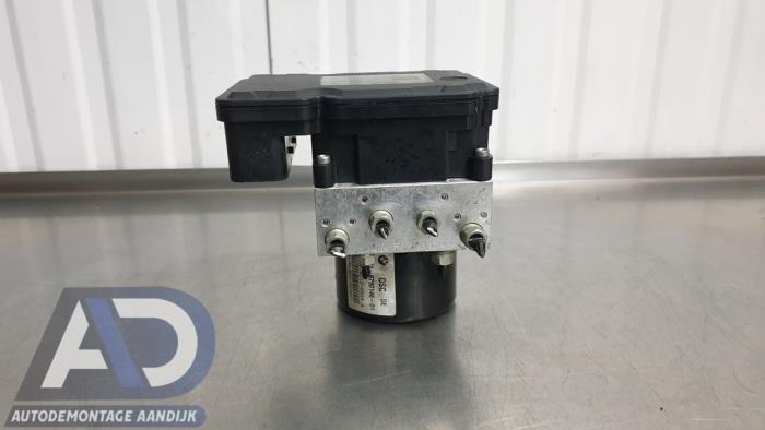 Begagnade ABS-pump BMW 1 serie (E81) 120i 16V Pris € 274,99 Marginaltabell erbjuds av Autodemontage Aandijk
