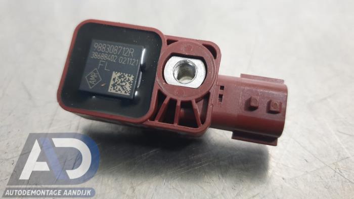 Usados Sensor de peatón Dacia Spring 45 Precio € 19,99 Norma de margen ofrecido por Autodemontage Aandijk