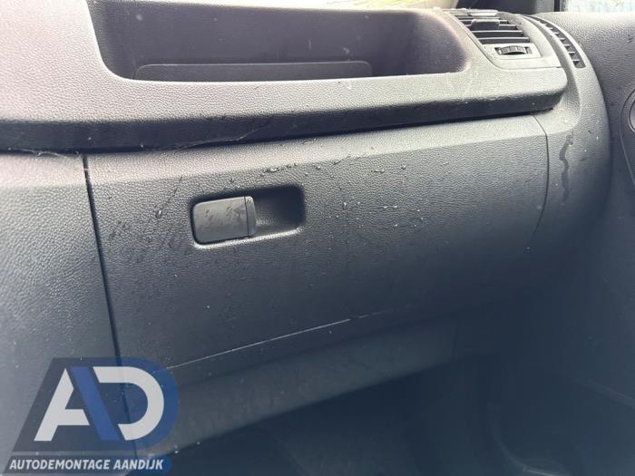 Begagnade Handskfack Skoda Fabia II (5J) 1.2i 12V Pris € 29,99 Marginaltabell erbjuds av Autodemontage Aandijk