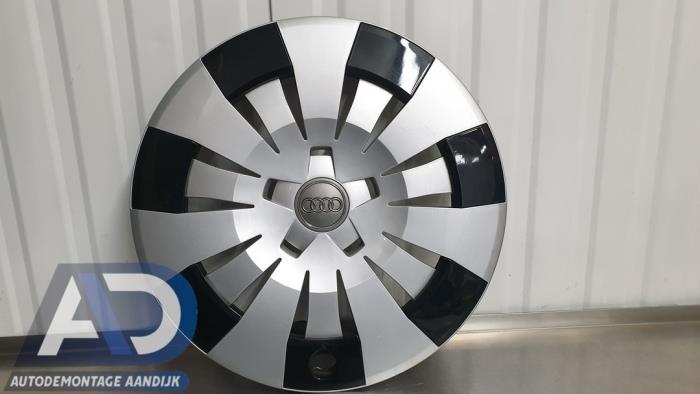 Używane Kolpak Audi A3 (8V1/8VK) 1.6 TDI Ultra 16V Cena € 24,99 Procedura marży oferowane przez Autodemontage Aandijk