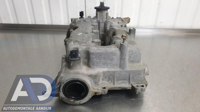 Ventildeckel van een Opel Karl 1.0 12V 2016