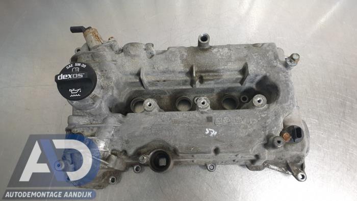 Ventildeckel van een Opel Karl 1.0 12V 2016