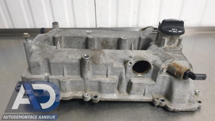 Ventildeckel van een Opel Karl 1.0 12V 2016