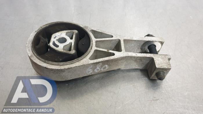 Used Engine mount Opel Corsa E 1.0 SIDI Turbo 12V Price € 24,99 Margin scheme offered by Autodemontage Aandijk