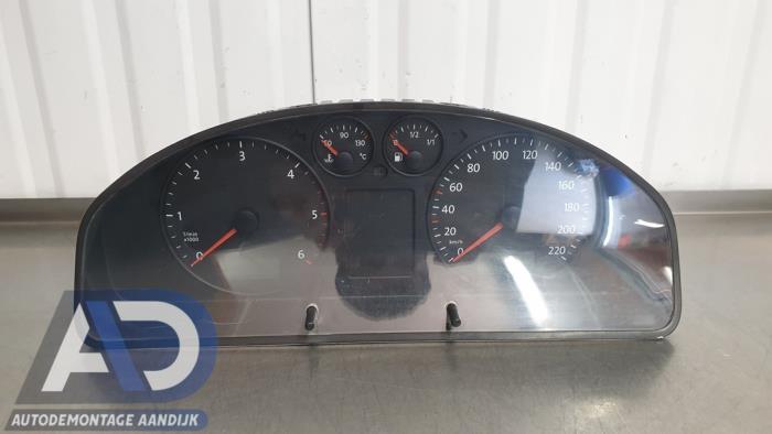 Usagé Compteur Volkswagen Transporter T5 2.5 TDi PF Prix € 99,99 Règlement à la marge proposé par Autodemontage Aandijk