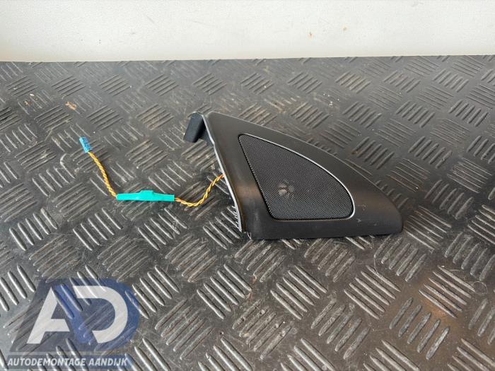 Begagnade Diskanthögtalare BMW 1 serie (E81) 120i 16V Pris € 29,99 Marginaltabell erbjuds av Autodemontage Aandijk