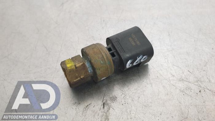 Begagnade Bränsletryckssensor Opel Corsa E 1.0 SIDI Turbo 12V Pris € 14,99 Marginaltabell erbjuds av Autodemontage Aandijk
