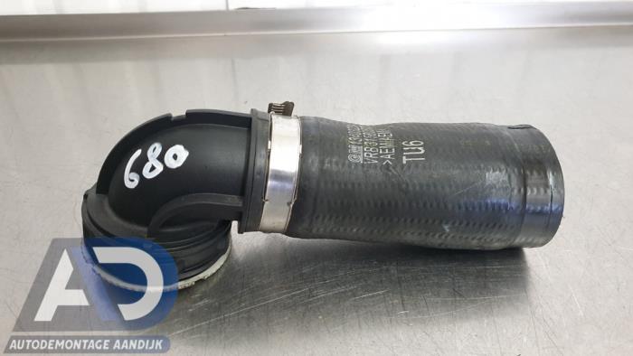 Gebrauchte Intercooler Schlauch Opel Corsa E 1.0 SIDI Turbo 12V Preis € 19,99 Margenregelung angeboten von Autodemontage Aandijk