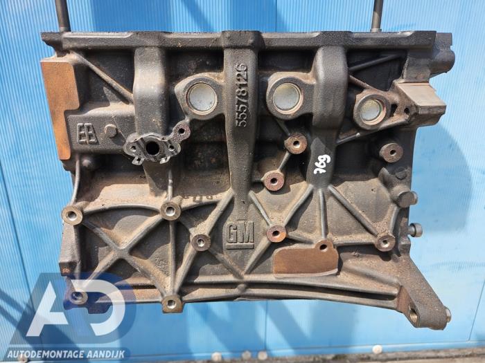 Used Engine crankcase Opel Zafira Tourer (P12) 2.0 CDTI 16V 170 Ecotec Price € 499,99 Margin scheme offered by Autodemontage Aandijk
