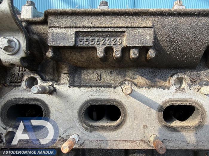 Begagnade Topplock Chevrolet Aveo (300) 1.2 16V Pris € 199,99 Marginaltabell erbjuds av Autodemontage Aandijk
