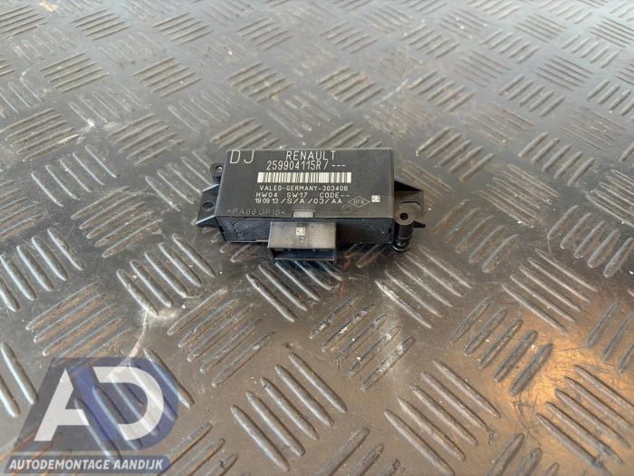 Begagnade PDC-modul Renault Captur I (2R) 1.2 TCE 16V EDC Pris € 24,99 Marginaltabell erbjuds av Autodemontage Aandijk