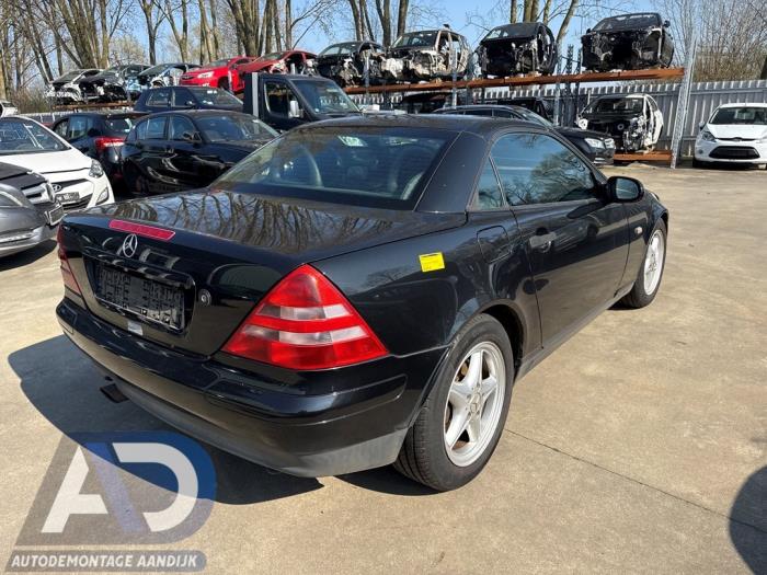 Gebrauchte Differential hinten Mercedes SLK (R170) 2.0 200 16V Preis € 149,99 Margenregelung angeboten von Autodemontage Aandijk